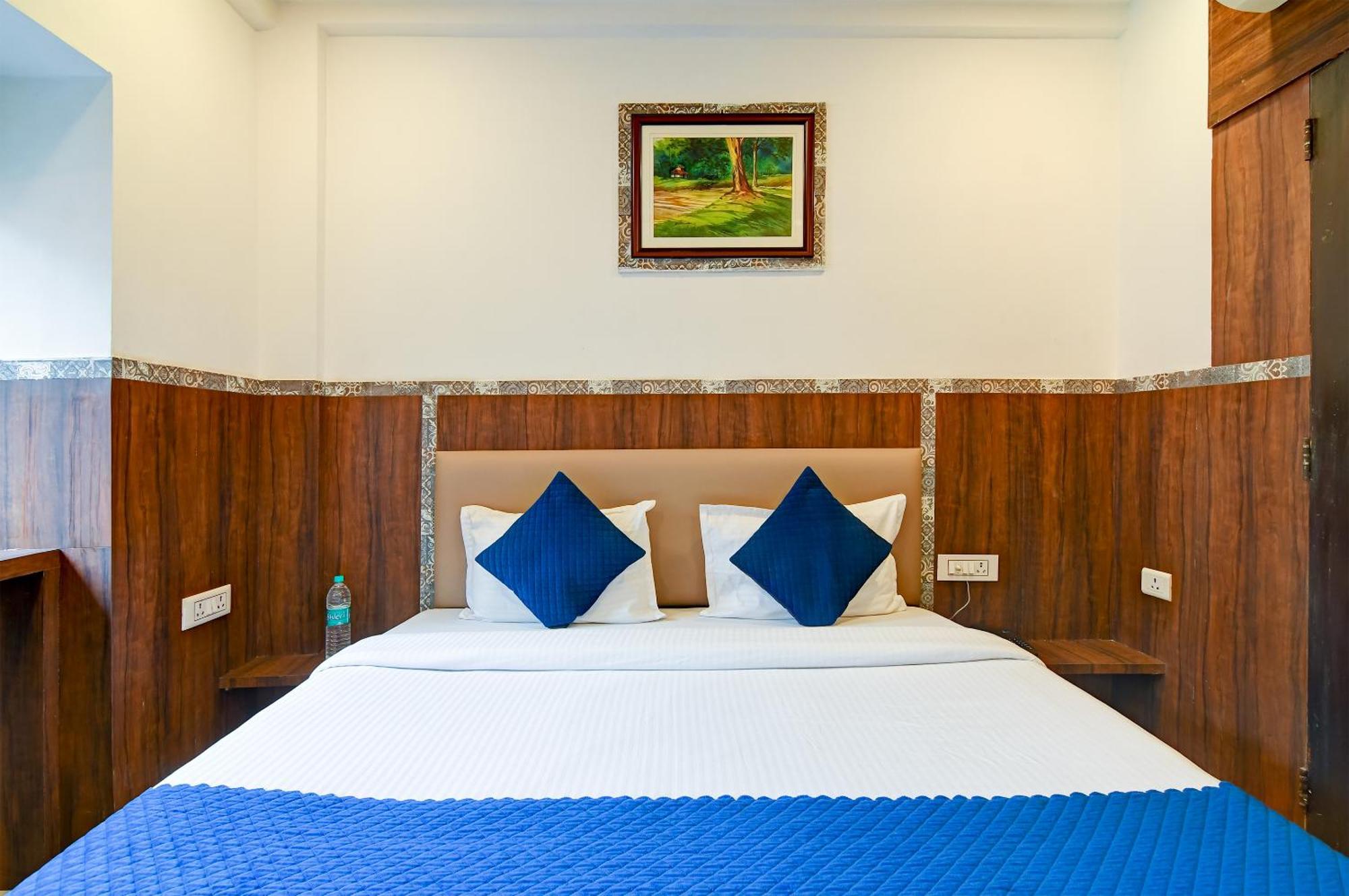 Hotel Q Inn Kolkata Exterior photo